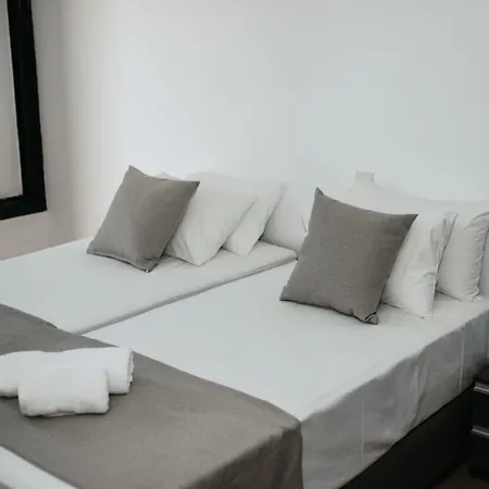 Ovis Hotel apartamentowy Ajia Napa