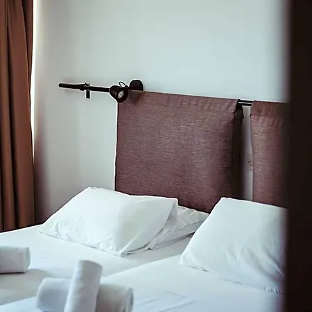 Ovis Apartahotel 4*