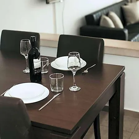 Ovis Apartahotel 4*