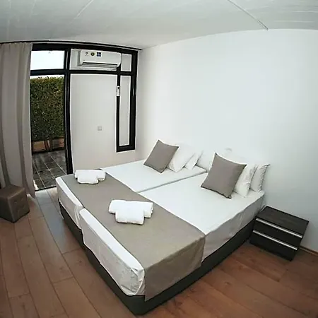 Ovis Apartahotel