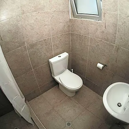 Ovis Apartahotel 4*