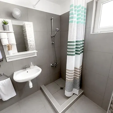 Lägenhetshotell Ovis 4*